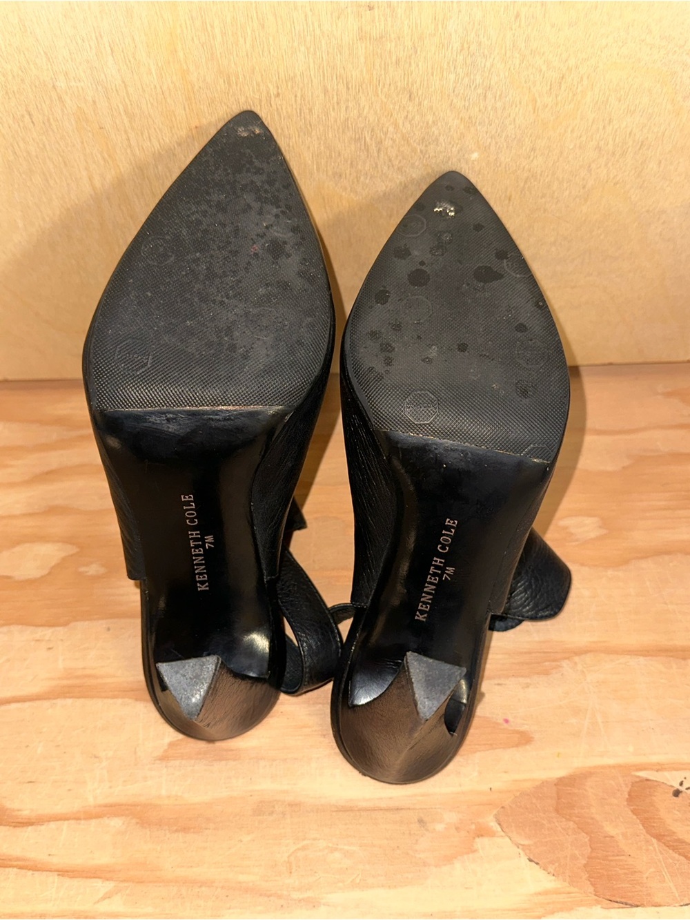 Kenneth Cole Black Leather Pointed Slingback Heels - Picture 6 of 6